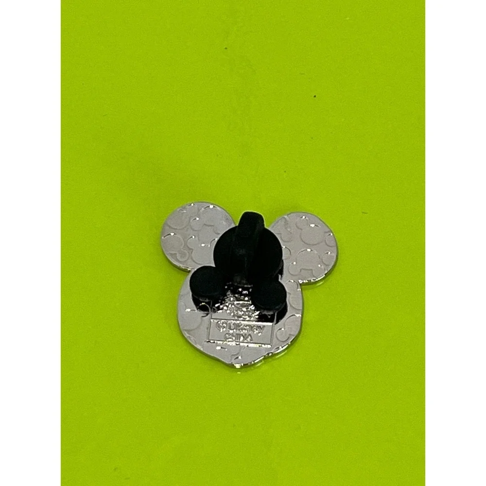 Disney Parks Mickey Mouse Head Enamel Trading Pin 2011Silver Tone Authentic EUC